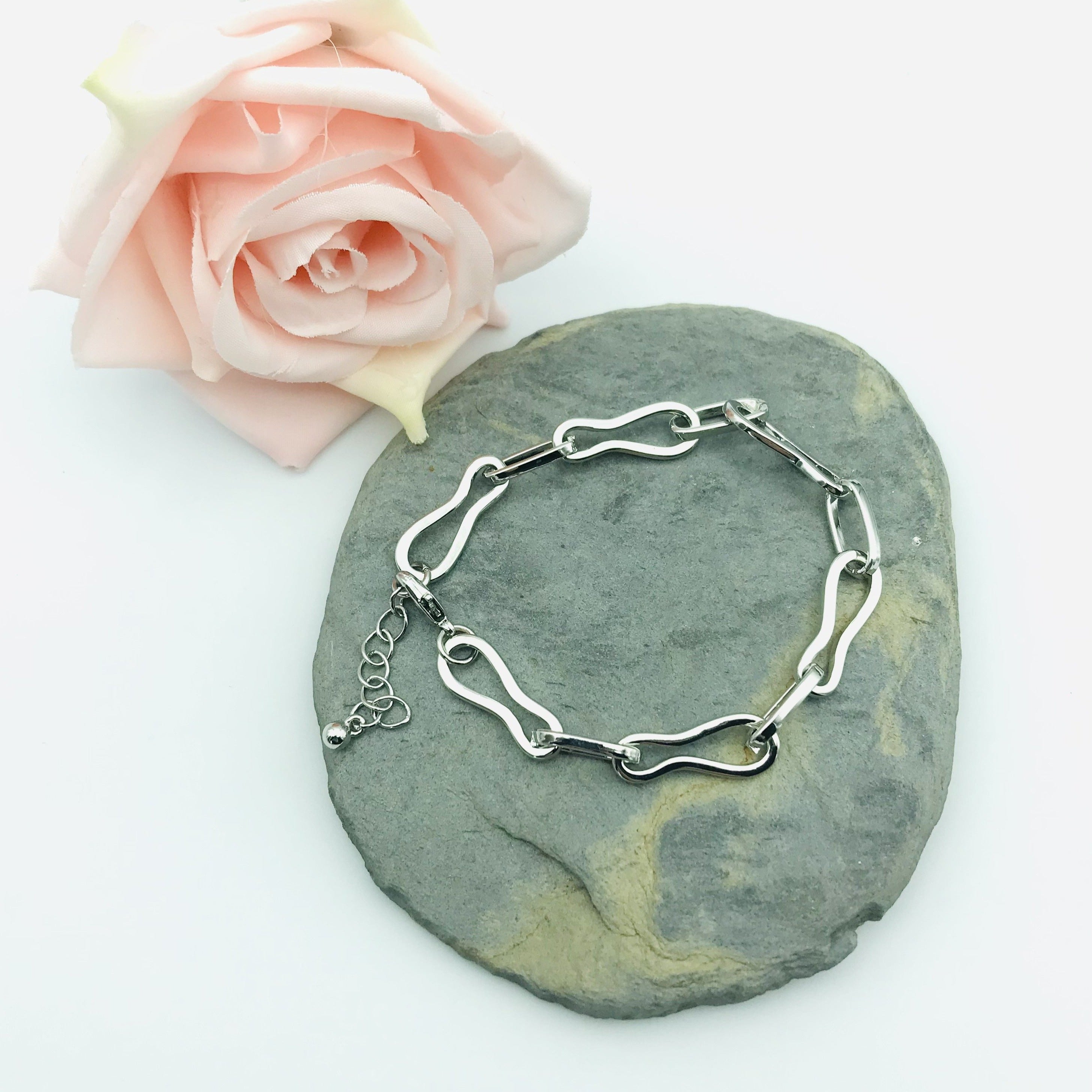 Silver Chain Link Clasp Bracelet - Castle Home Interiors